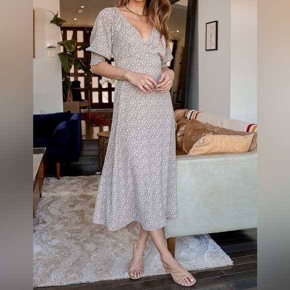 Lulu’s Sage Green Floral Print Puff Sleeve Midi Dress Size Large New - Picture 1 of 9